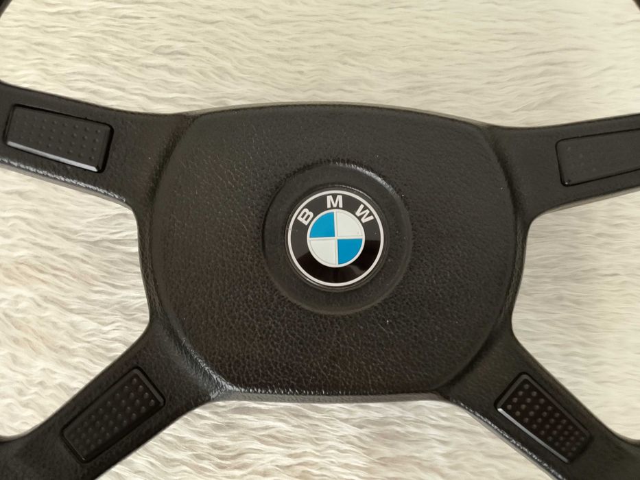 BMW E30 ретро волан