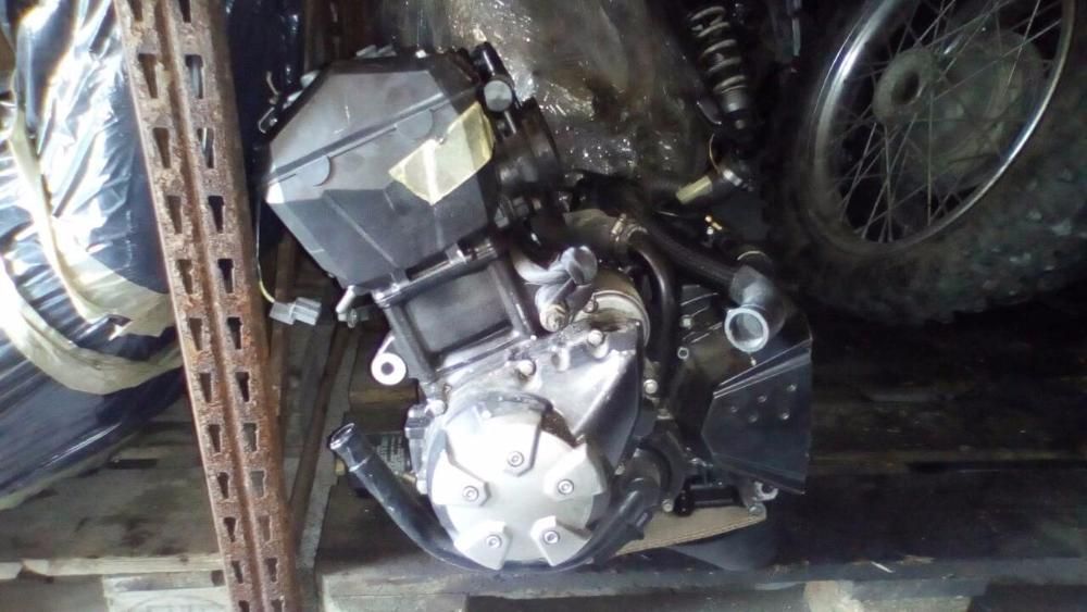 двигател за мотоциклет априлия дорсодуро(Aprilia Dorsoduro 750)