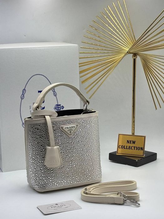 Стилна дамска чанта