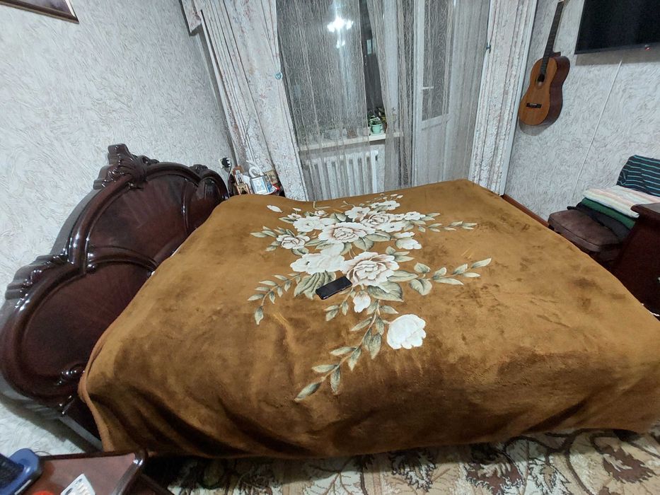 Продам спальный гарнитур