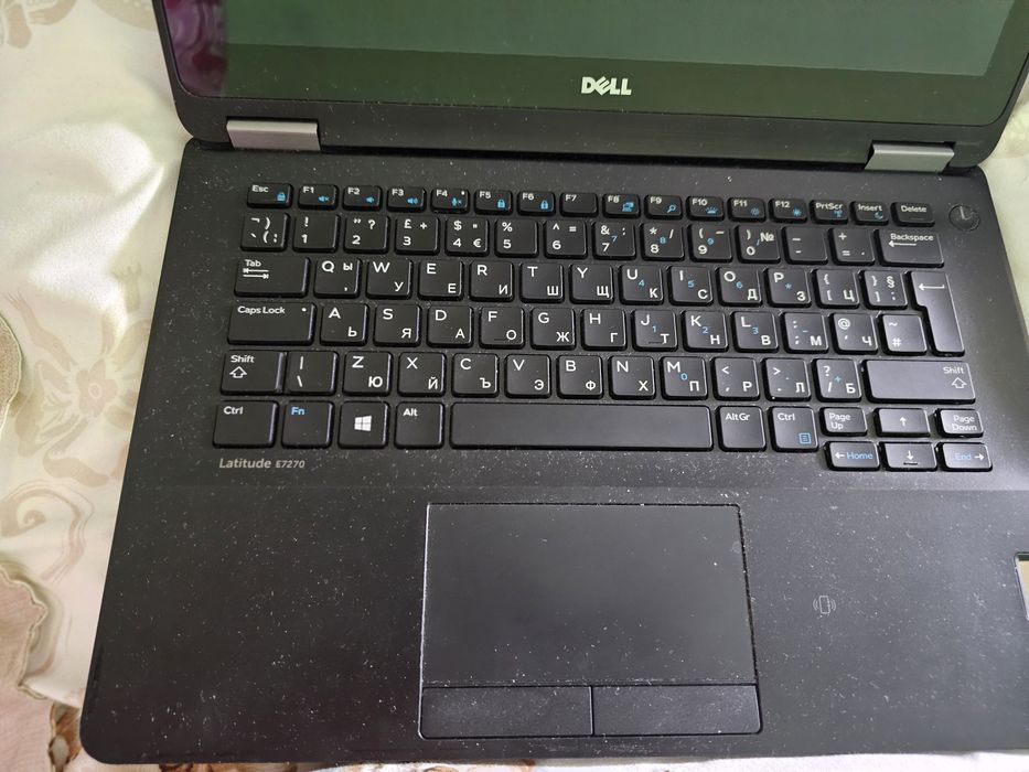Dell Latitude E7270 лаптоп
