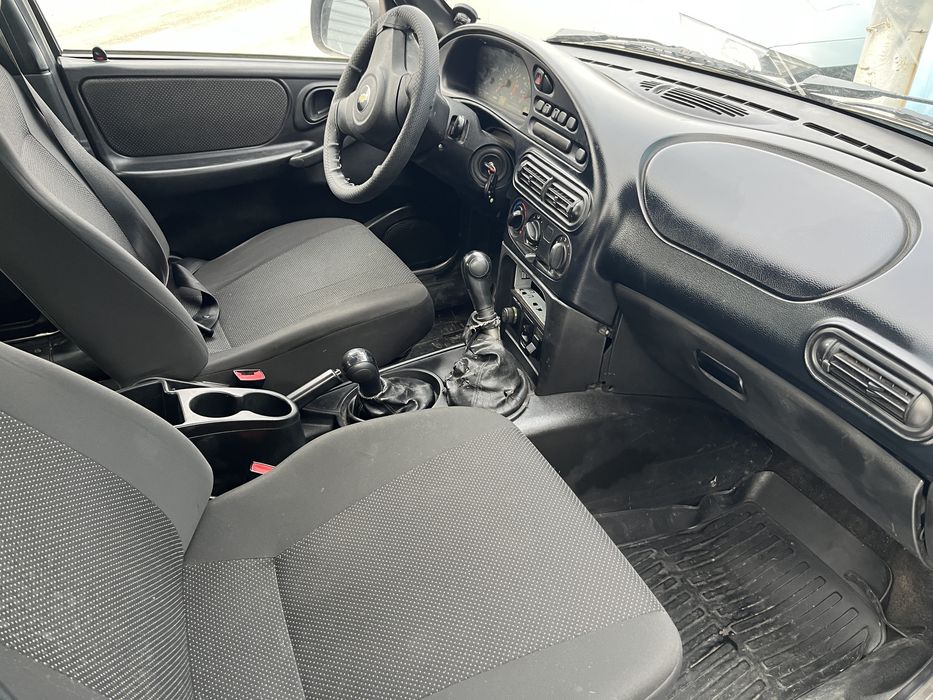 Шевролет Нива 2011 года