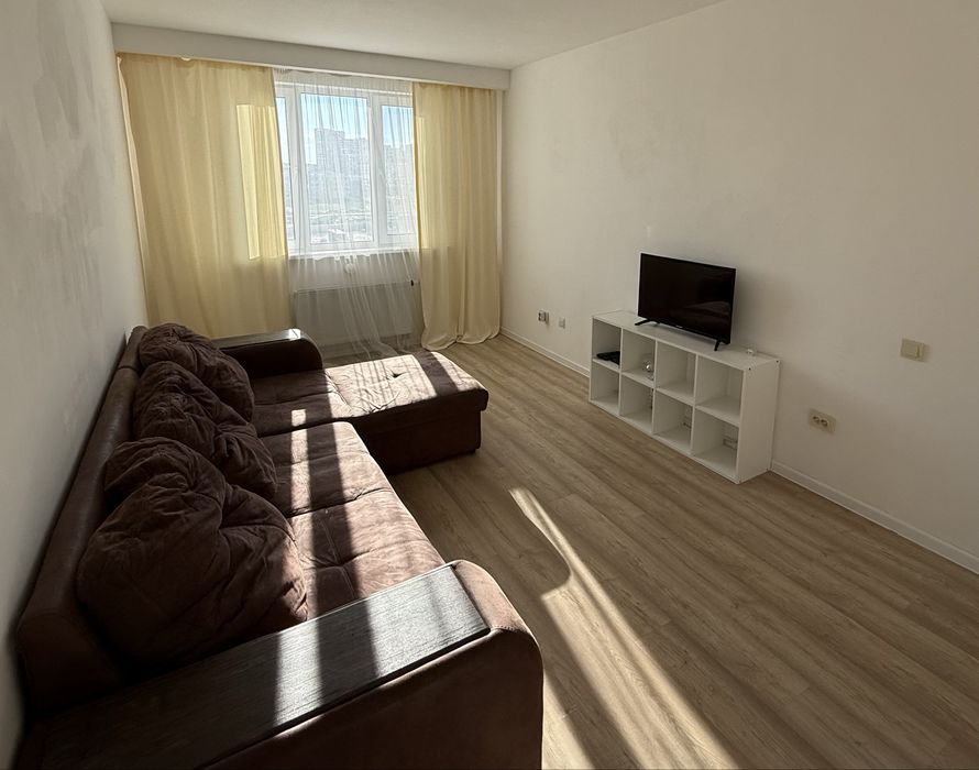 Продается 1-ком. квартира 38,5м2, ул. Казыбек би 13А, левый берег