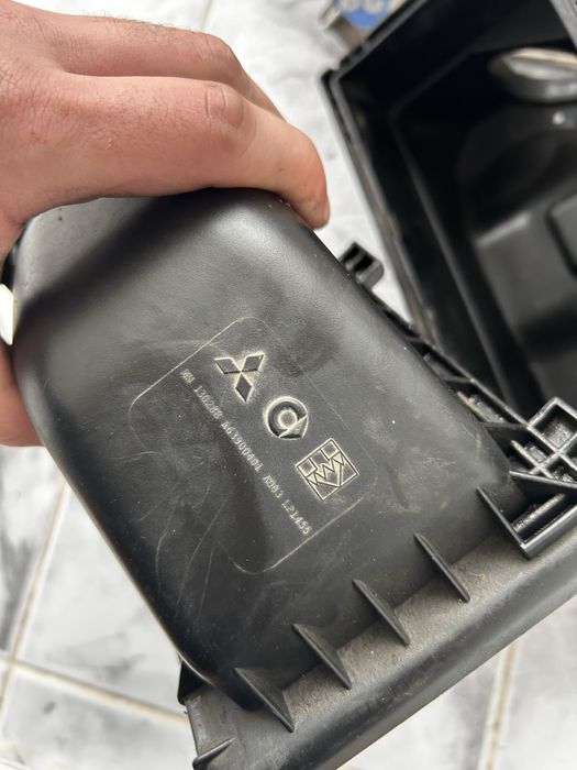 Маркучи на въздуха + дебитомер Mitsubishi Colt 1.5 DI-D 95 к.с.