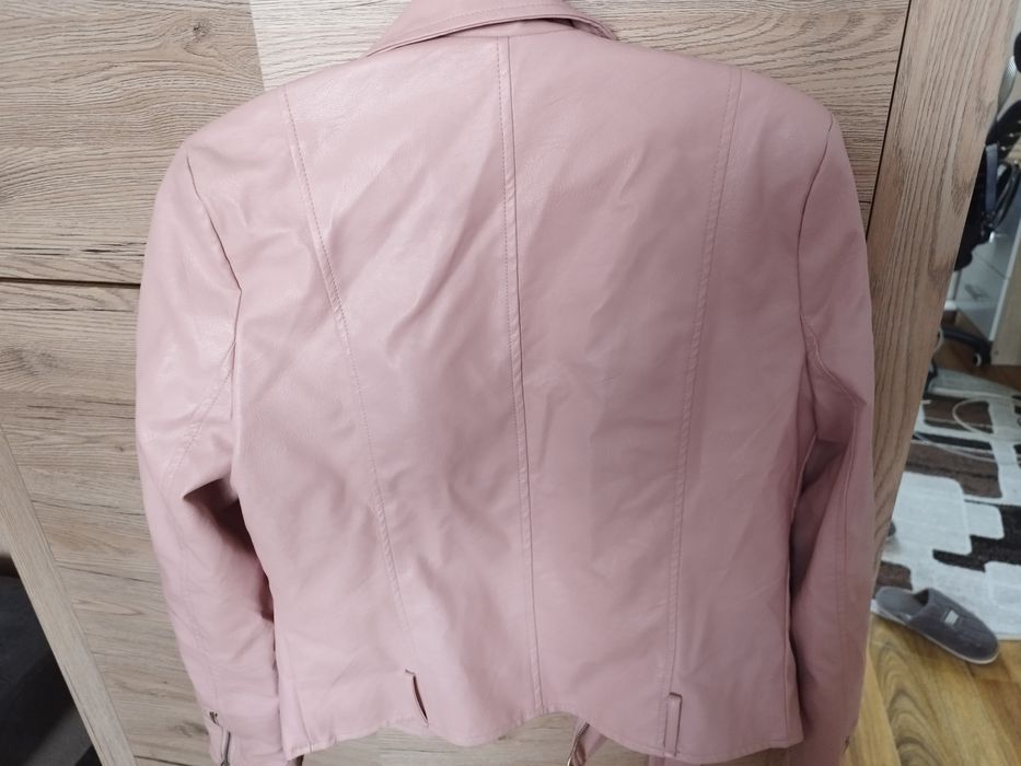 Куртка на девушку