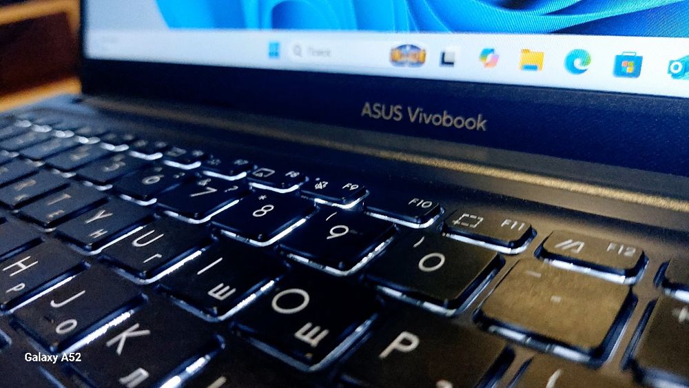 Ноутбук Asus Vivobook.