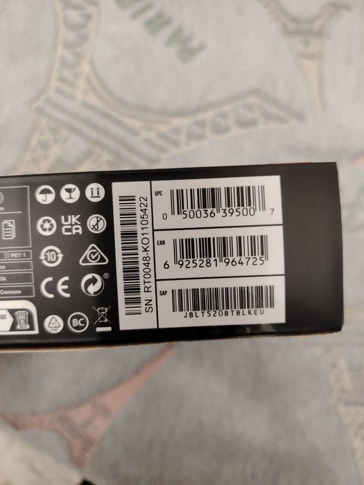 Продам оригинальные наушники JBL