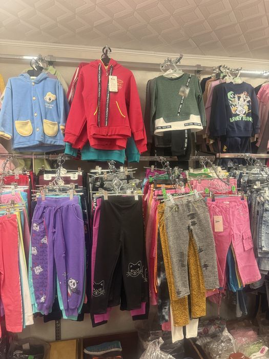 Распродажа летних топов и маечек.