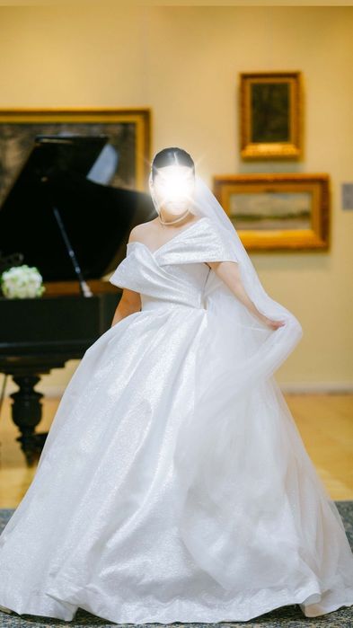 Продам свадебное платье цена 300000