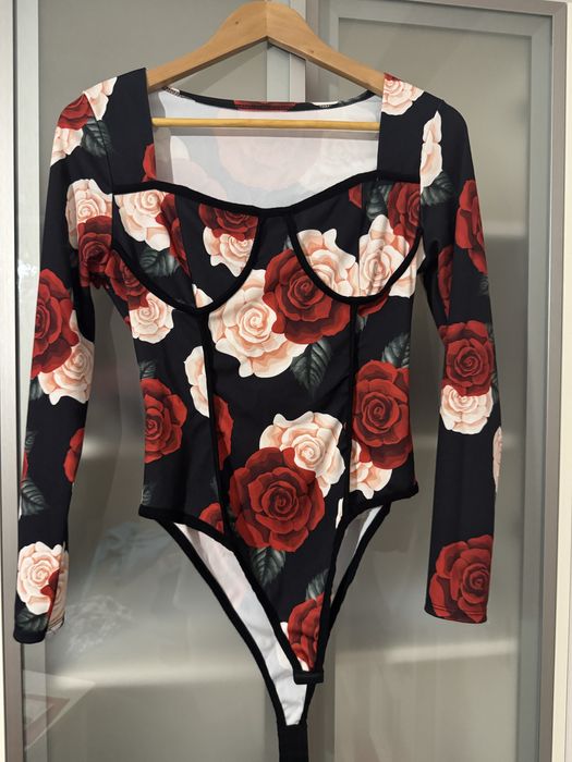 Червени рокли Guess Asos BSB