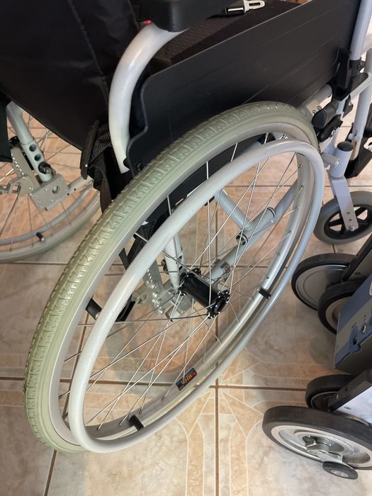 Scaun cu rotile electric