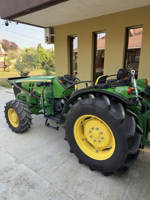 Vând John Deere 5075GL