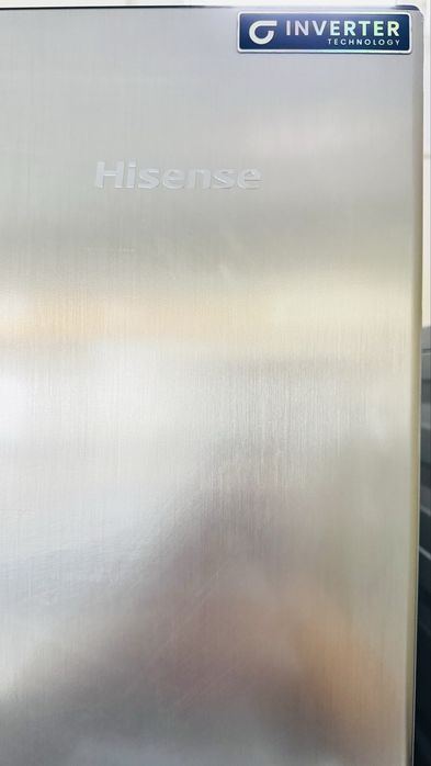 Hisense RS677N4ACC