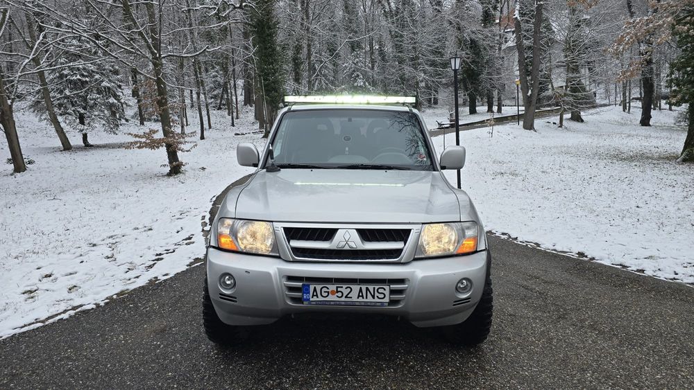 Vând Mitsubishi Pajero MK3