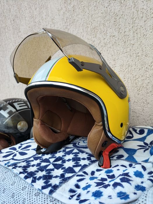 Vând căști scuter