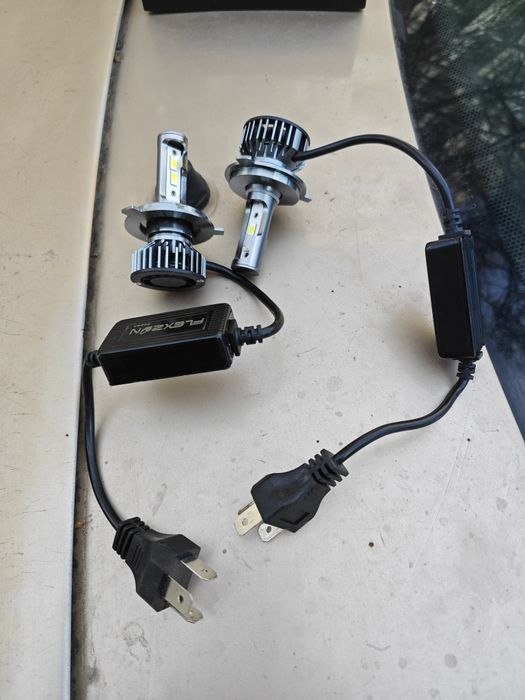 Лед крушки за автомобили H4