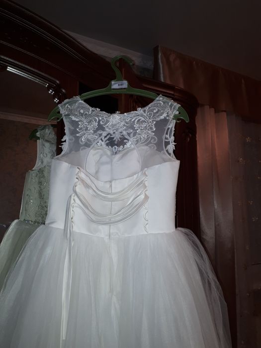 Свадебное  платье