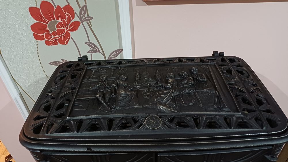 Sobă din fontă foarte veche  o adevărată bijuterie