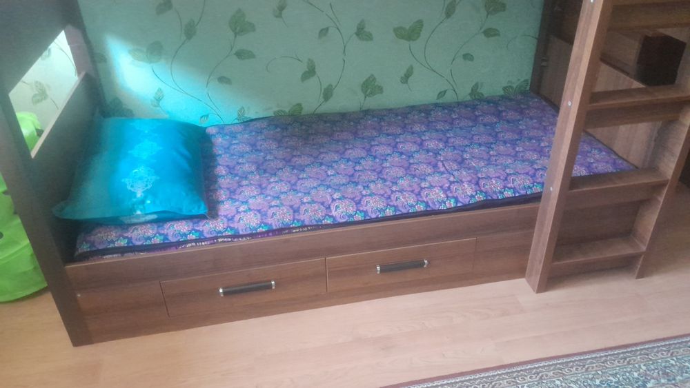 Bolalar mebeli 2 qavatli Kravitz pisminniy stol