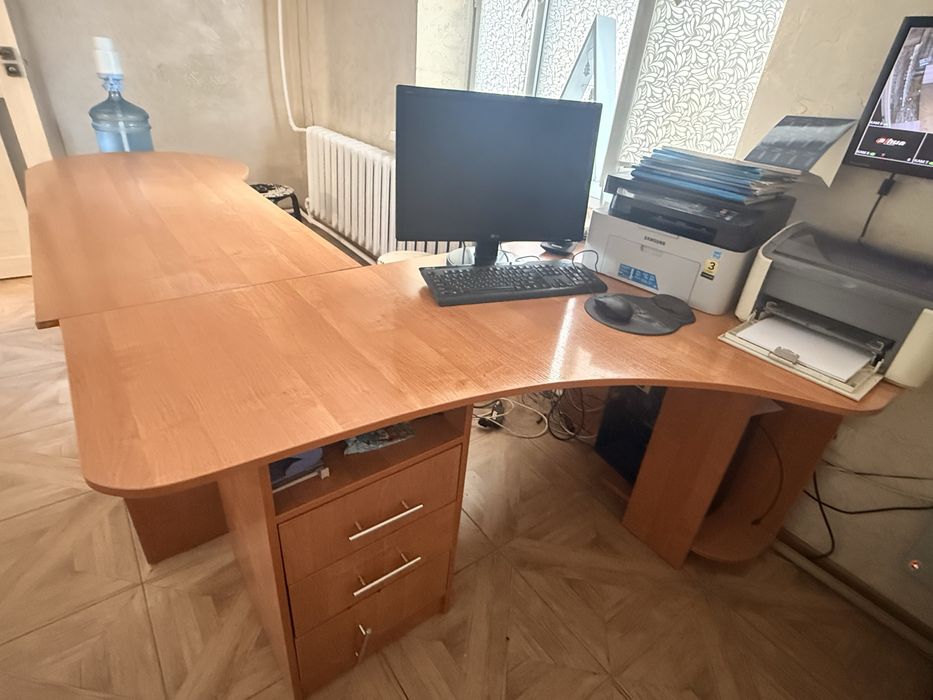 Продам офисный стол