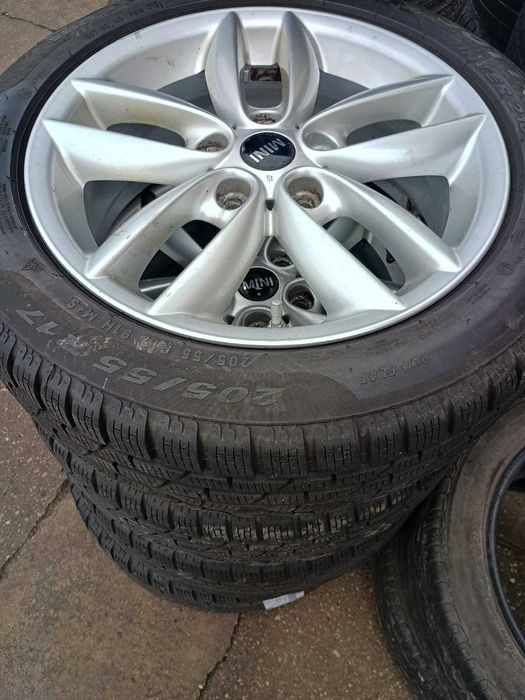 4 roți complete pt Mini și cauciucuri Pirelli - 205/55 R17 M+S