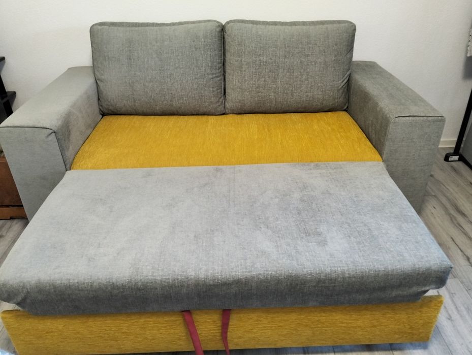 Vand canapea noua extensibila