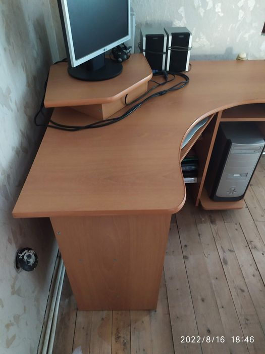 Офис бюро за компютър