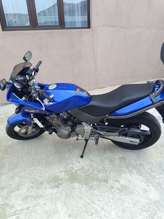 Vând Honda Hornet S