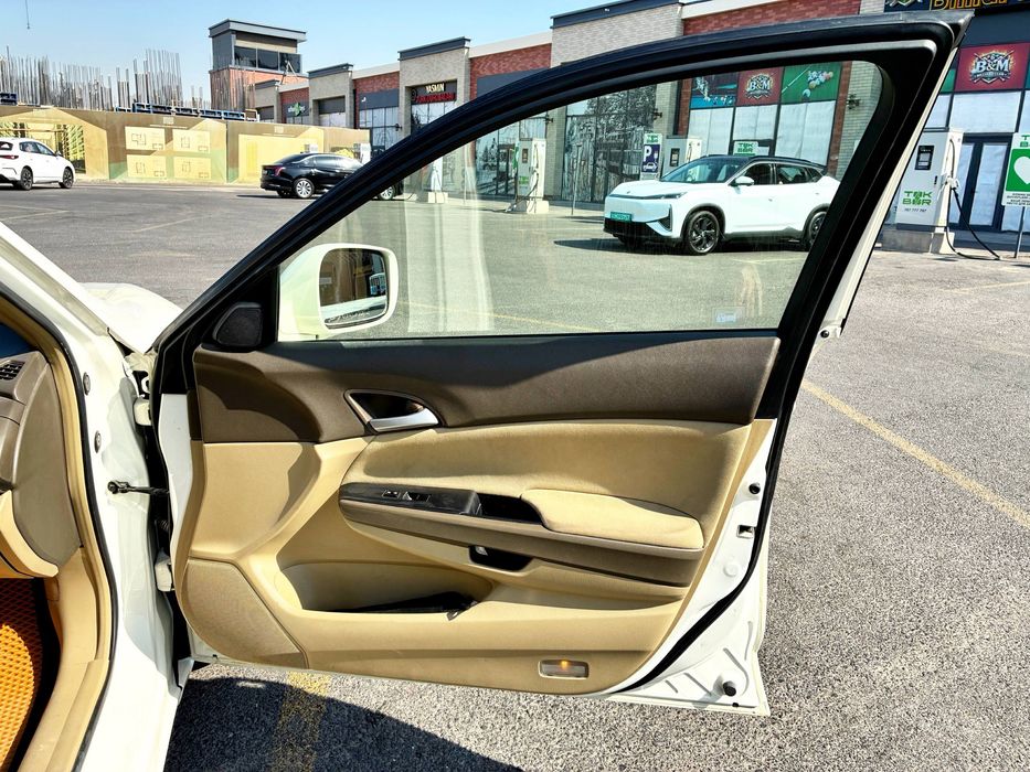 Honda Accord сотилади