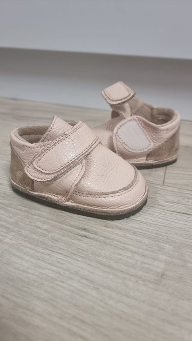 Ghete roz imblănite de fete