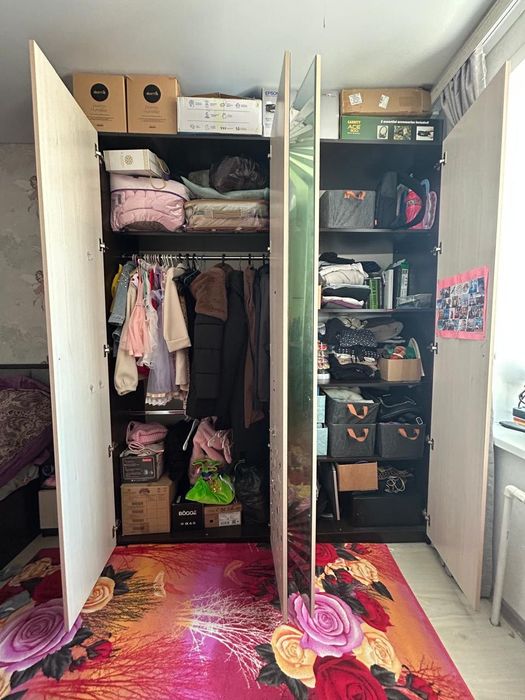 Продается Шкаф 45000 торг