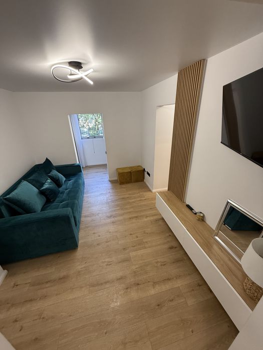 Închiriez Garsonieră