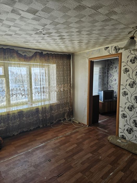 Продаётся двух комнатная квартира