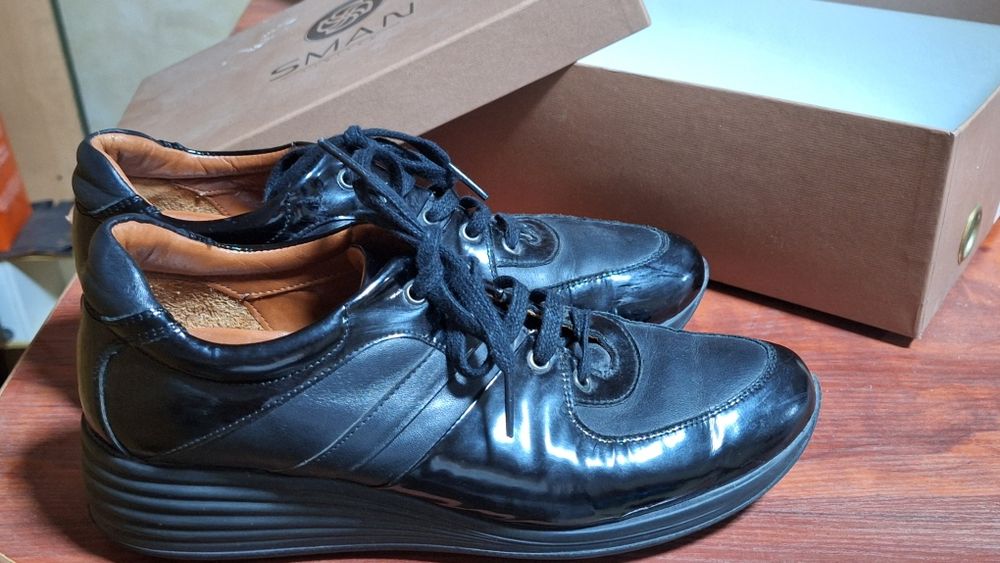 Кожаные кроссовки SMAN оригинал , размер 39