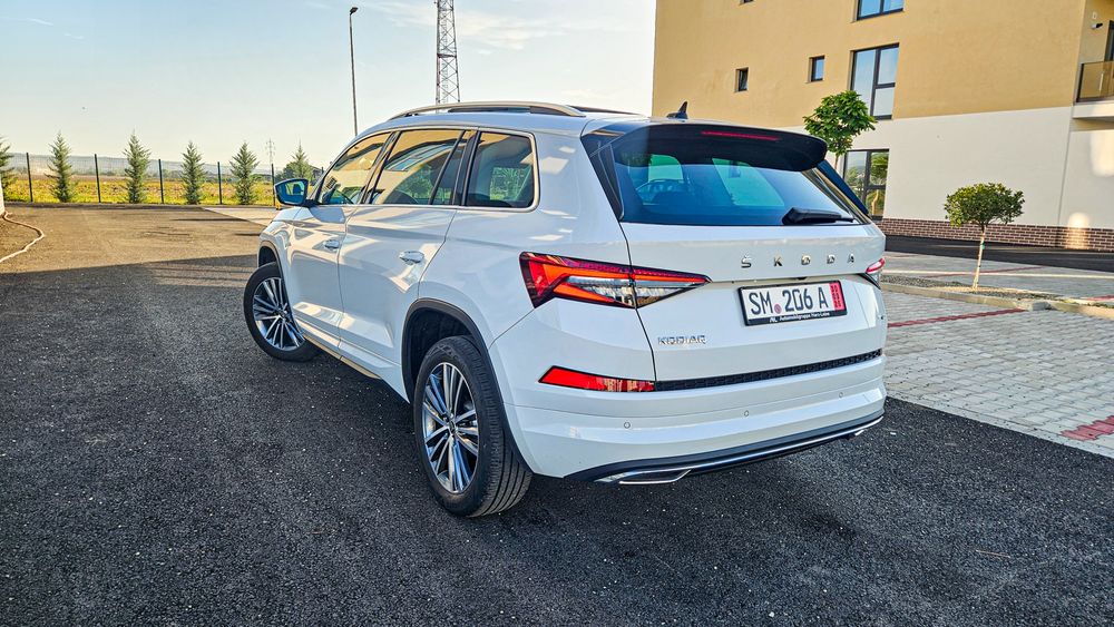 Skoda Kodiaq  2.0 Laurin&Klement_Alb Perlat_Plafon_Cam 360°_Canton_Distronic