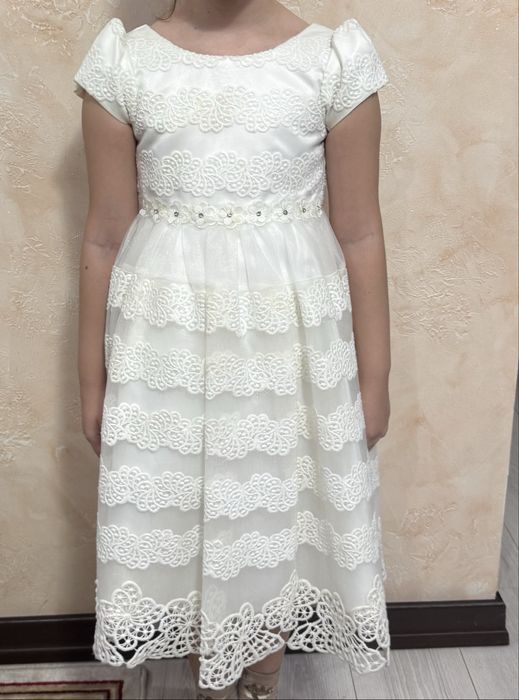 Продам красивое платье для девочки