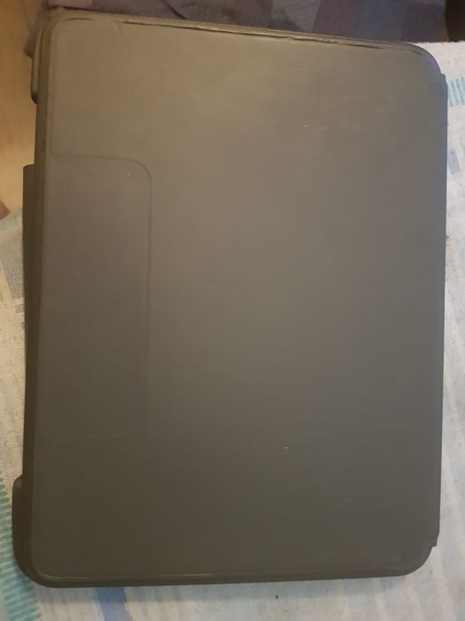 Logitech slim folio pro за Ipad pro 11
