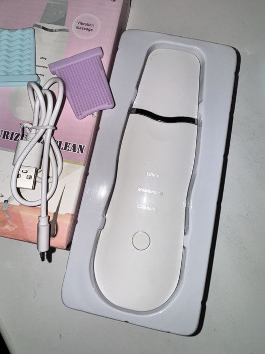 Аппарат для чистки лица новый