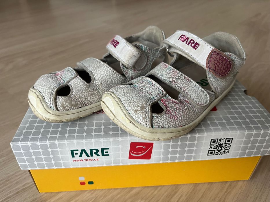 Боси обувки Fare Bare сандали