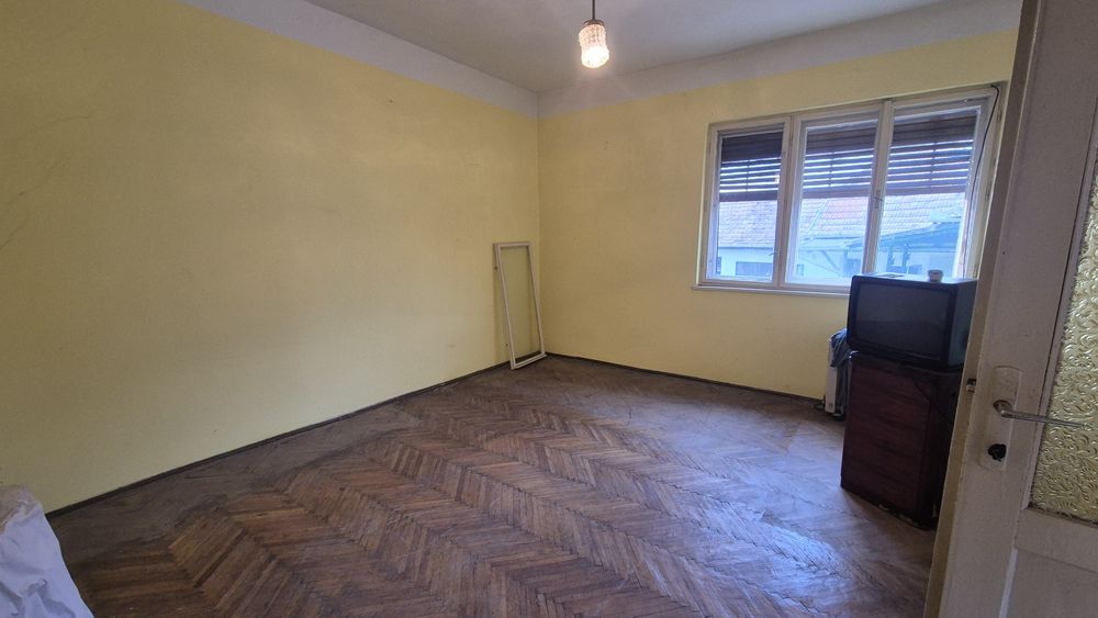 Casa de vânzare în Aiud, zona pieței !