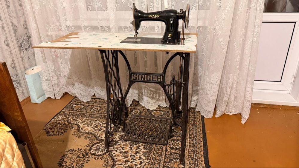 Швейная машинка Zinger