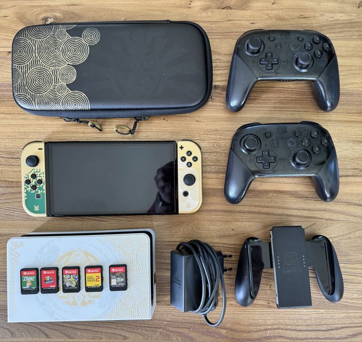Nintendo Switch OLED – The Legend of Zelda: Tears of the Kingdom Edition + accesorii + jocuri