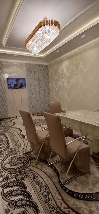 Ховли сотилади..