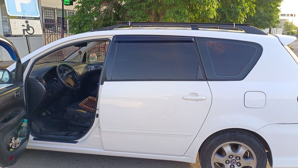 Тойота Авенсис Версо