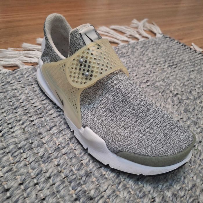 Летни обувки (nike sock Dart Metro Grey)