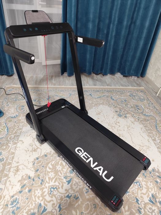 Продам беговую дорожку Genau
