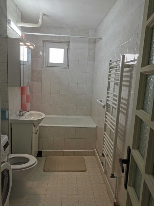 Închiriez apartament 3 camere decomandat, Calea București, zona Institut