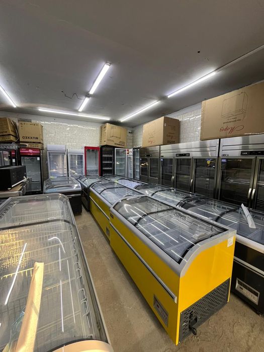 Вертикальные витринные морозильники