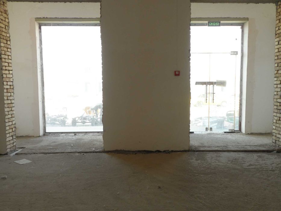 Xizmat ko`rsatish bino, ko`p qavatli uyning birinchi qavatida