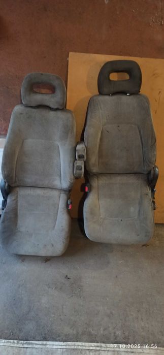 Сиденья передние Паджеро 2